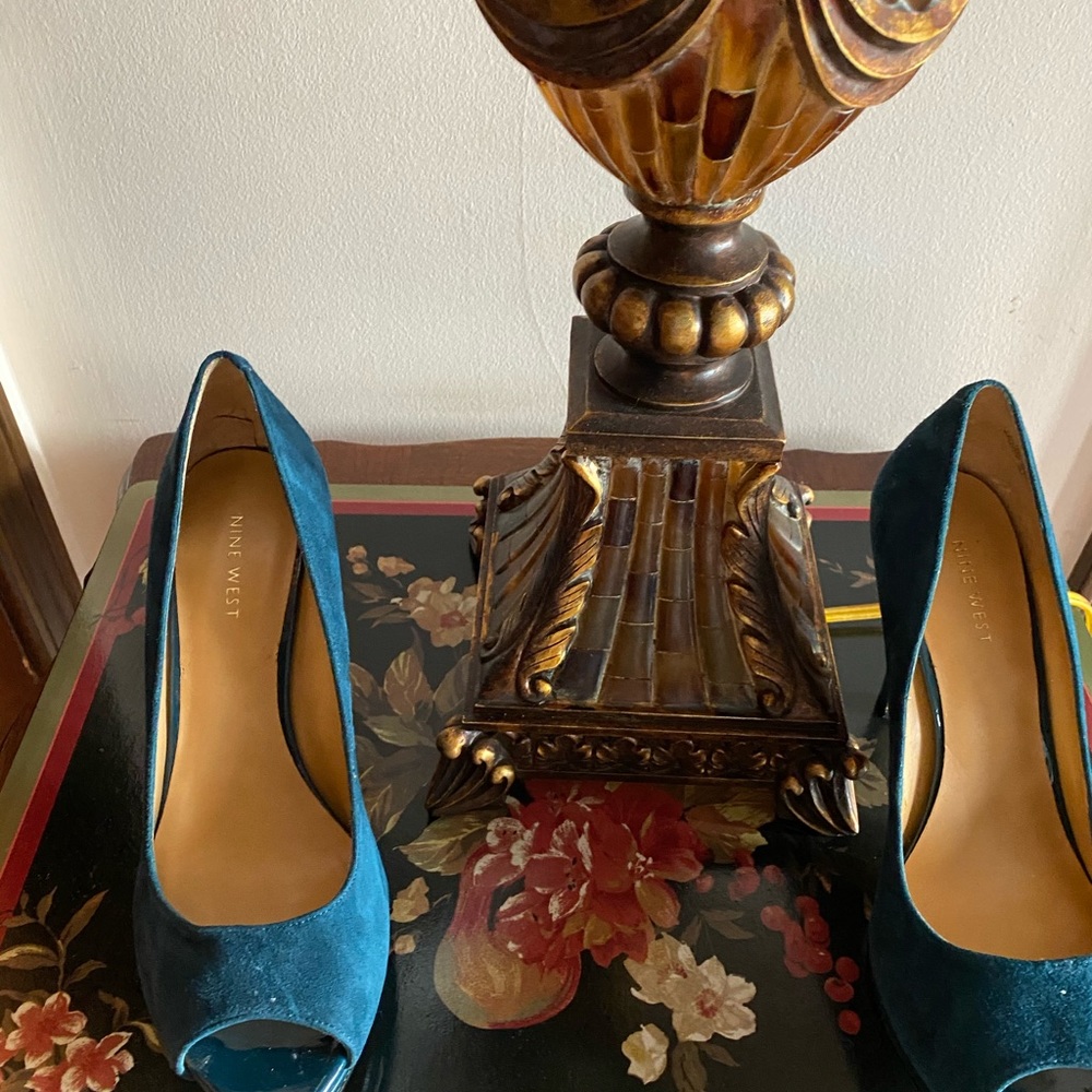 Shoes - Picture 2 of 3